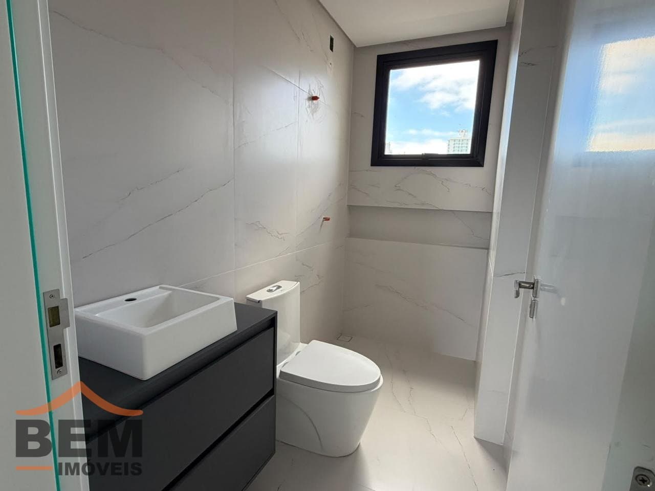 Apartamento para Venda com 3 quartos e 92m² no bairro Itacolomi, em Balneário Piçarras - SC