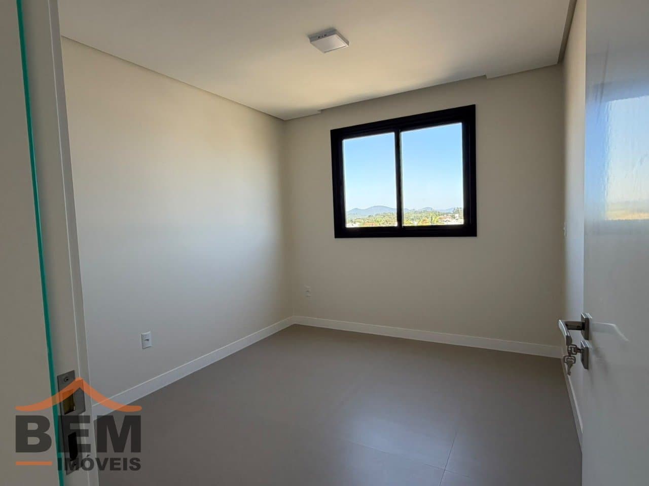 Apartamento para Venda com 3 quartos e 92m² no bairro Itacolomi, em Balneário Piçarras - SC