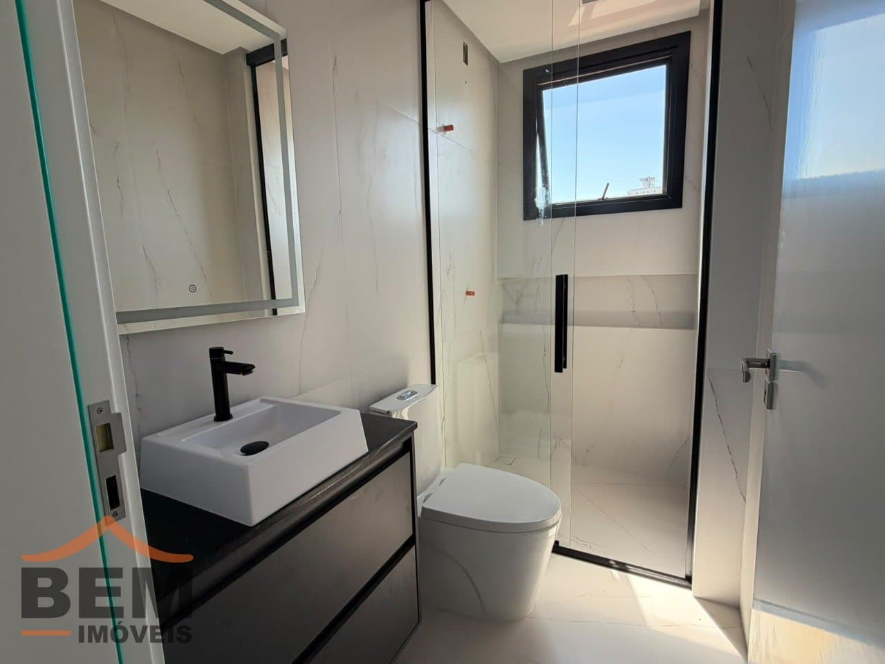 Apartamento para Venda com 3 quartos e 92m² no bairro Itacolomi, em Balneário Piçarras - SC