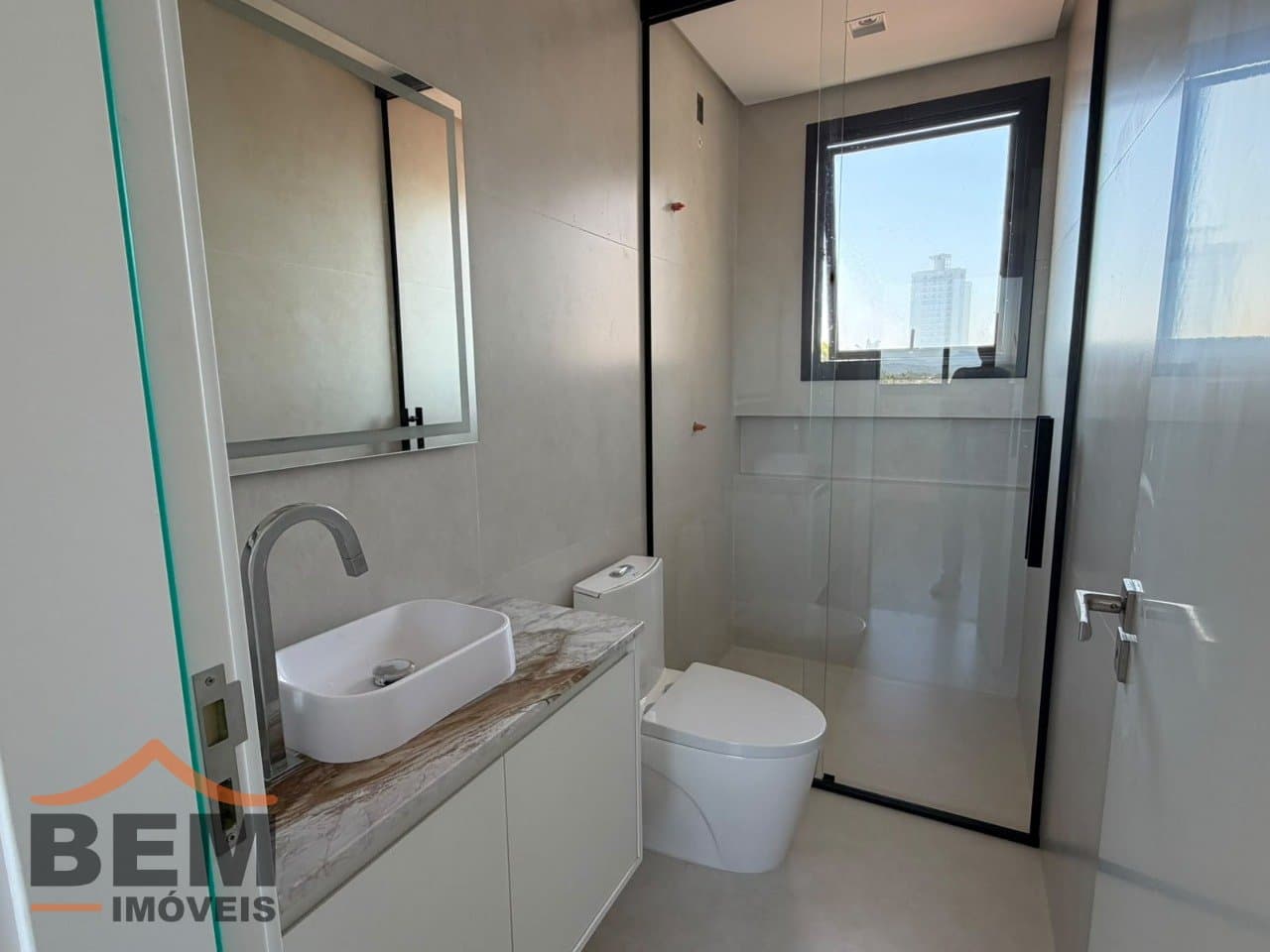 Apartamento para Venda com 3 quartos e 92m² no bairro Itacolomi, em Balneário Piçarras - SC