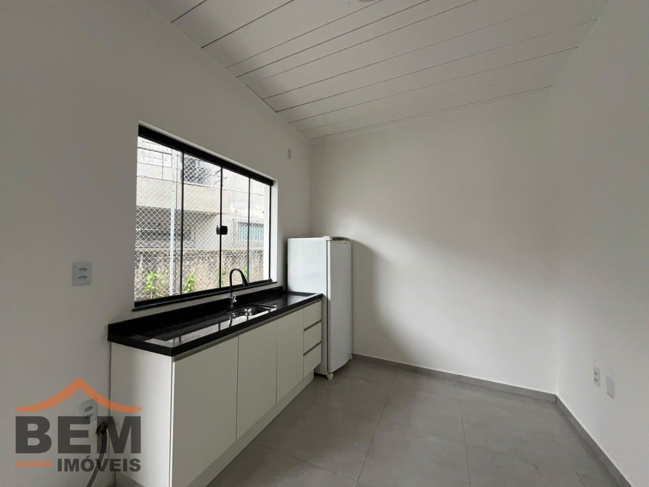 Apartamento para Locação com 1 quarto e 20m² no bairro Centro, em Itajaí - SC