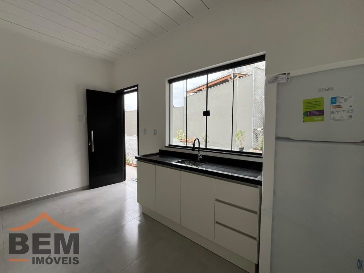 Apartamento para Locação com 1 quarto e 20m² no bairro Centro, em Itajaí - SC