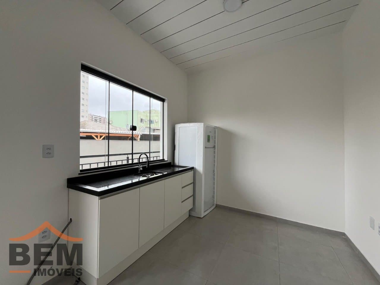 Apartamento para Locação com 1 quarto e 20m² no bairro Centro, em Itajaí - SC