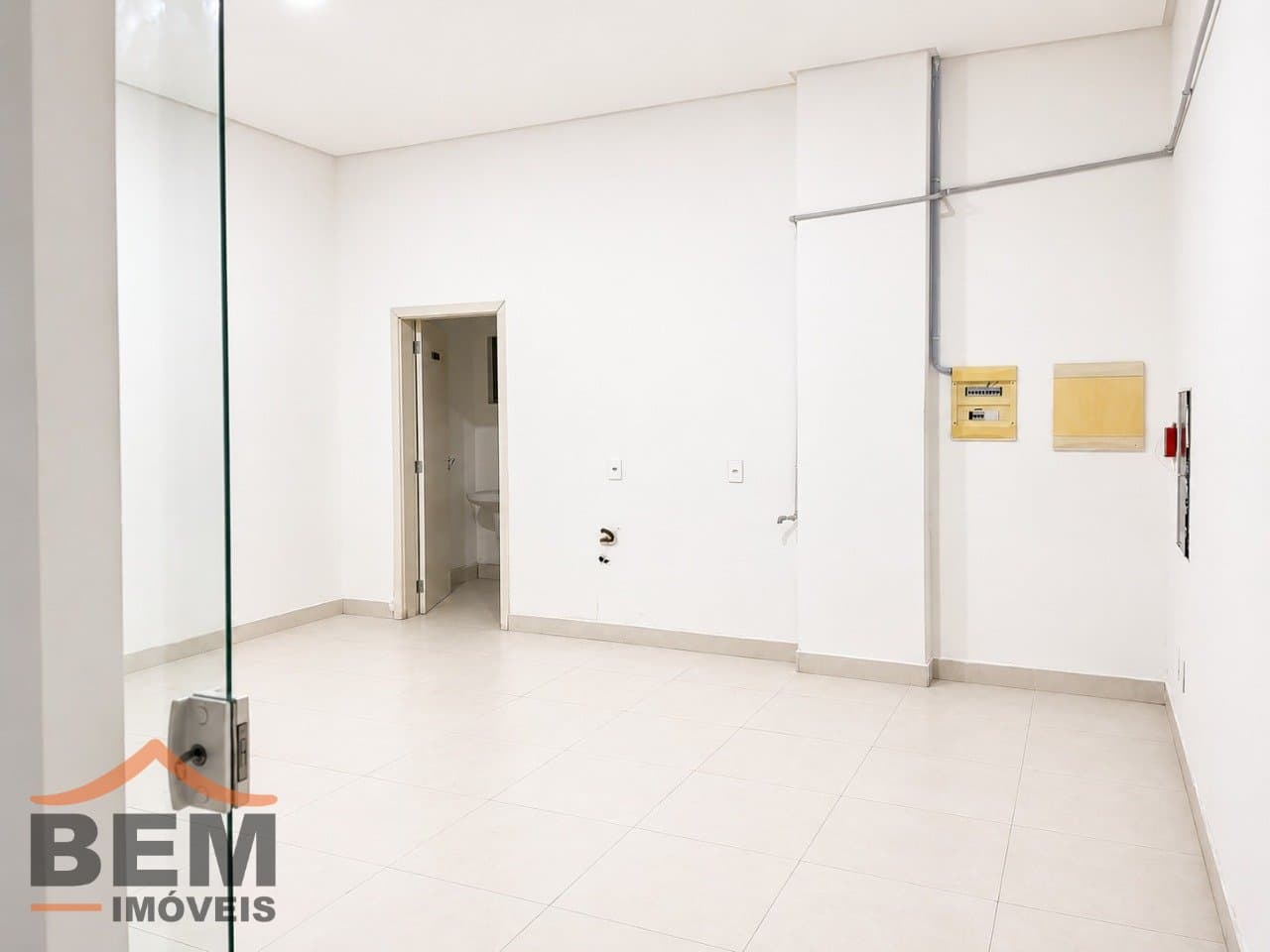 Sala Comercial para Venda no bairro Tabuleiro, em Camboriú - SC