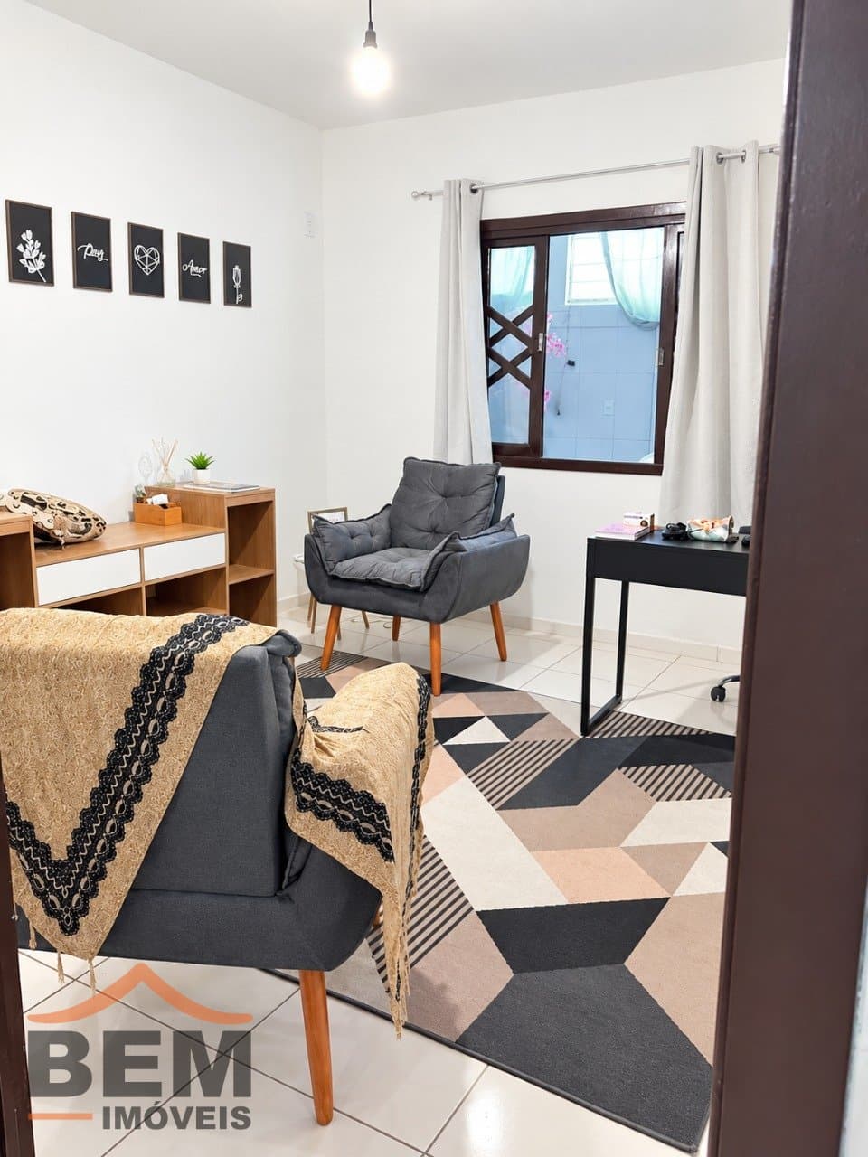 Casa para Locação com 3 quartos e 100m² no bairro Ariribá, em Balneário Camboriú - SC
