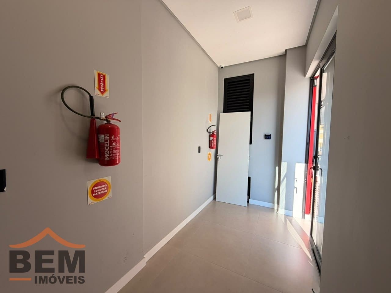 Salas/Conjuntos para Locação com 400m² no bairro Fazenda, em Itajaí - SC