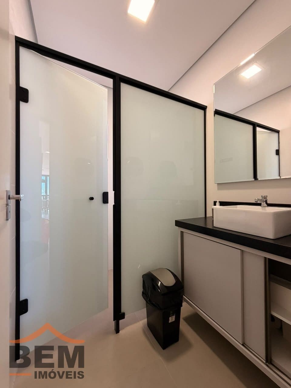 Salas/Conjuntos para Locação com 400m² no bairro Fazenda, em Itajaí - SC