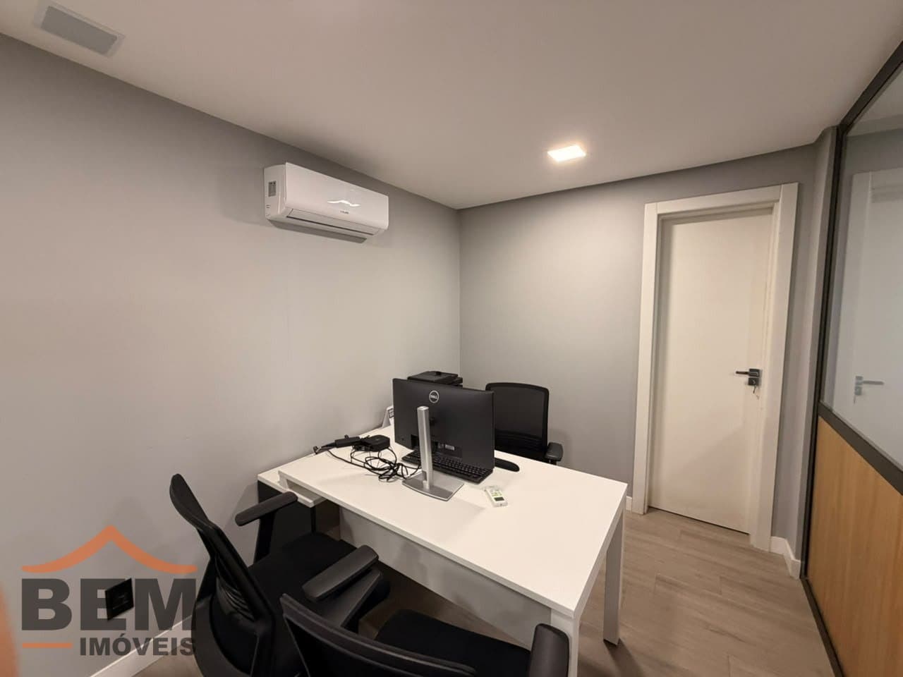 Salas/Conjuntos para Locação com 400m² no bairro Fazenda, em Itajaí - SC