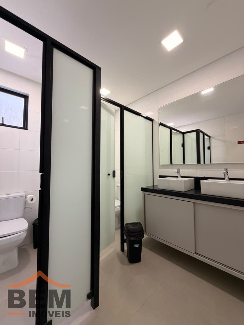 Salas/Conjuntos para Locação com 400m² no bairro Fazenda, em Itajaí - SC
