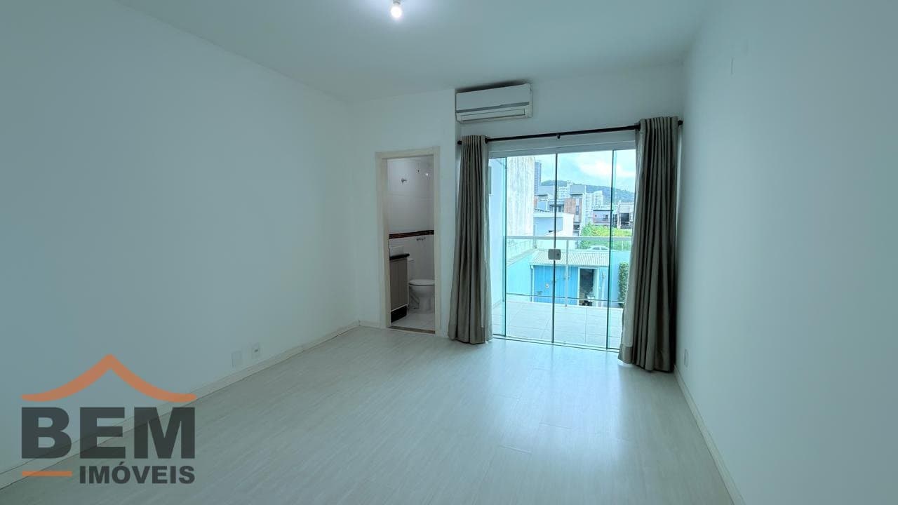 Casa para Venda com 3 quartos e 223m² no bairro Dom Bosco, em Itajaí - SC