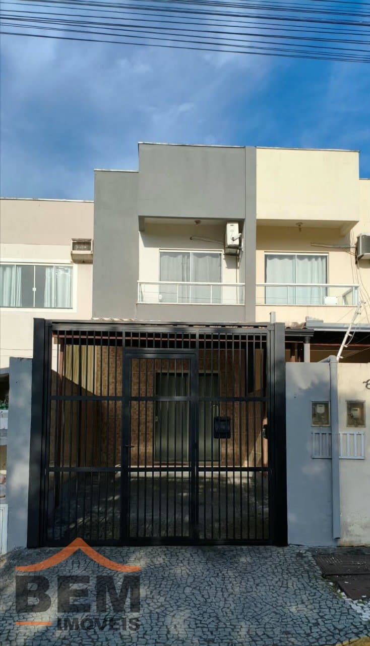 Sobrado para Venda com 2 quartos e 70m² no bairro Santa Regina, em Camboriú - SC