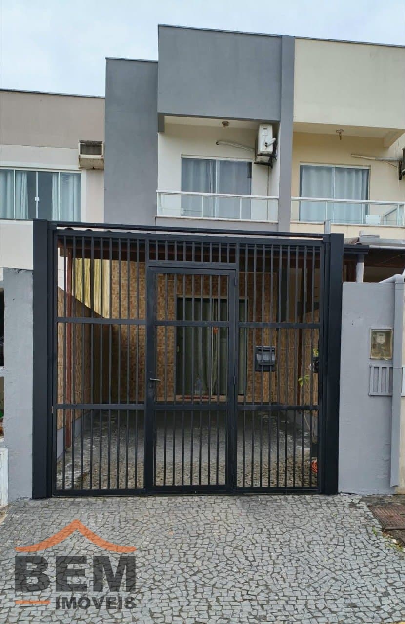 Sobrado para Venda com 2 quartos e 70m² no bairro Santa Regina, em Camboriú - SC