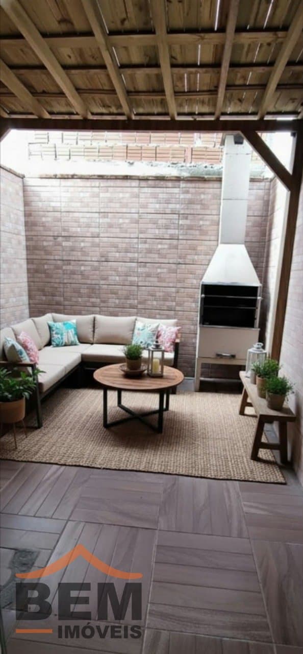 Sobrado para Venda com 2 quartos e 70m² no bairro Santa Regina, em Camboriú - SC