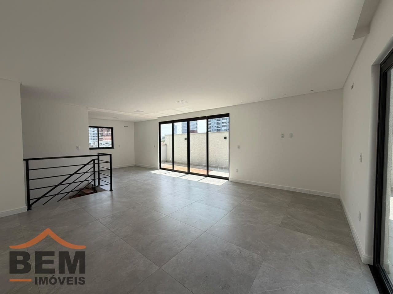 Apartamento para Venda com 2 quartos e 180m² no bairro Centro, em Itajaí - SC