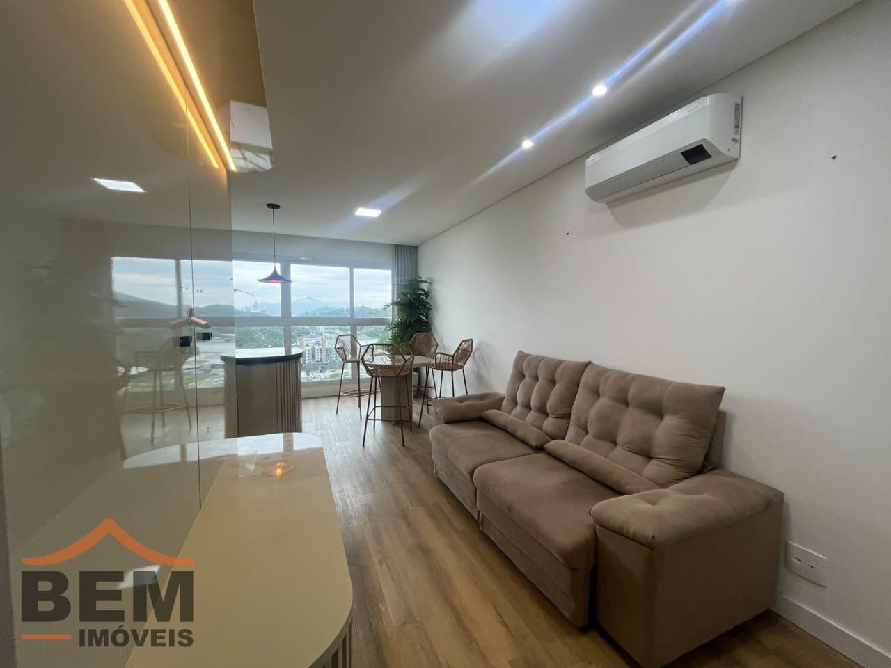 Apartamento para Locação com 2 quartos e 78m² no bairro Praia Brava, em Itajaí - SC