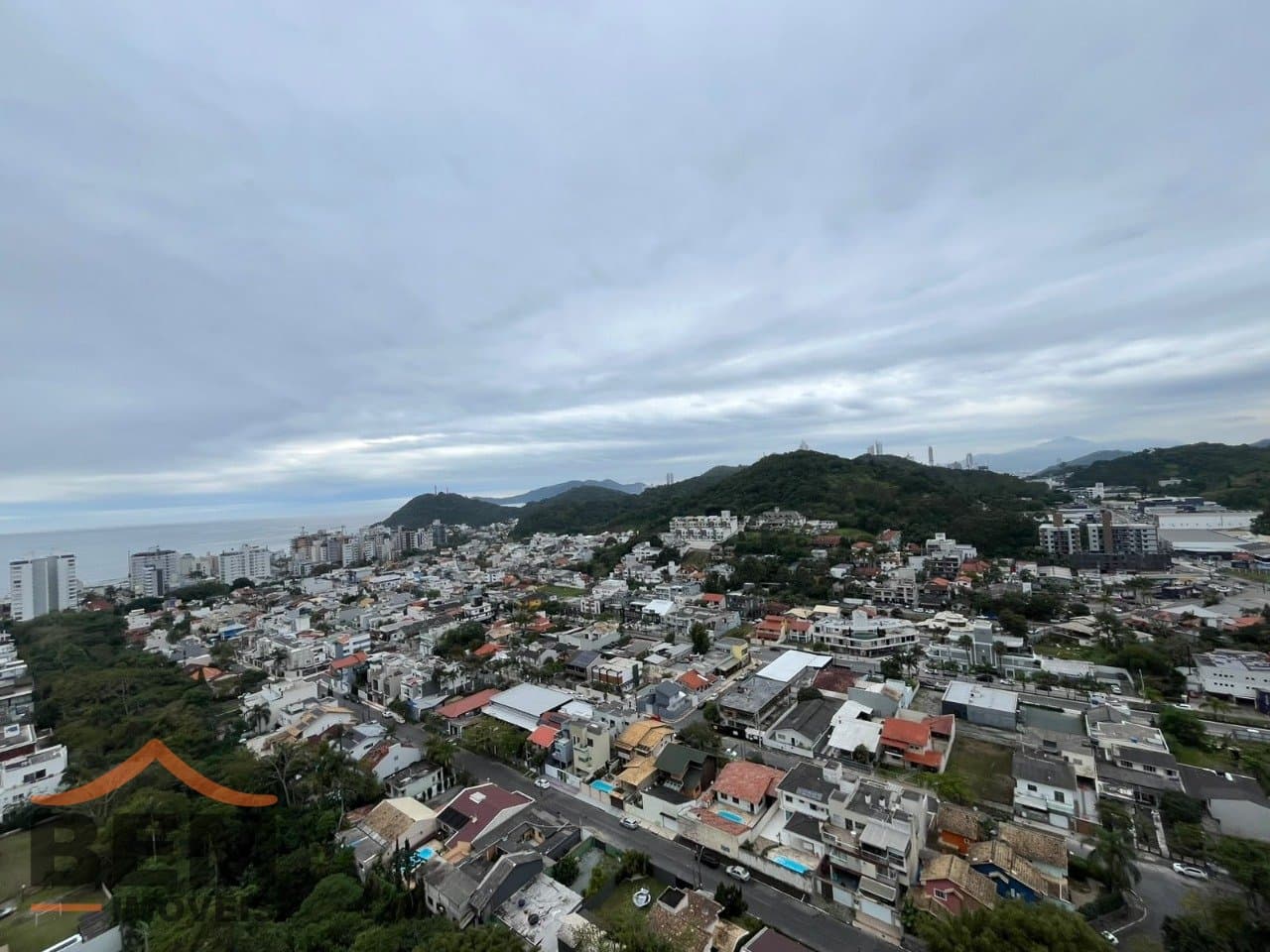 Apartamento para Locação com 2 quartos e 78m² no bairro Praia Brava, em Itajaí - SC