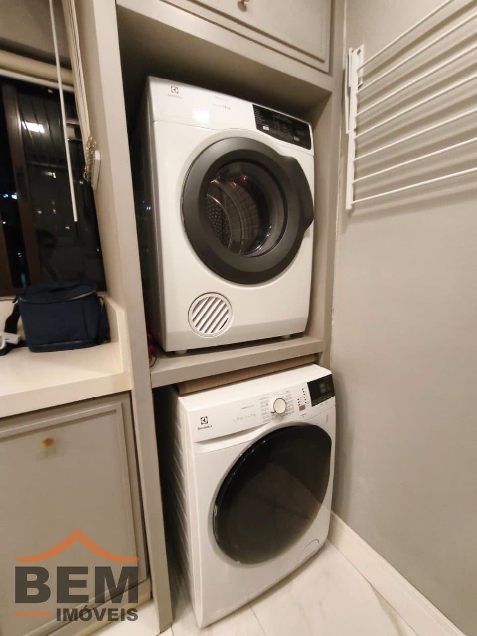 Apartamento para Locação com 5 quartos e 240m² no bairro Centro, em Itajaí - SC