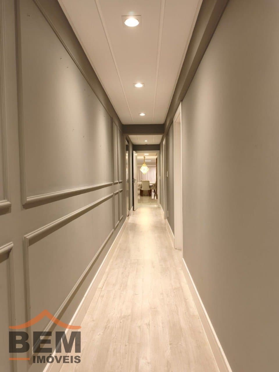 Apartamento para Locação com 5 quartos e 240m² no bairro Centro, em Itajaí - SC