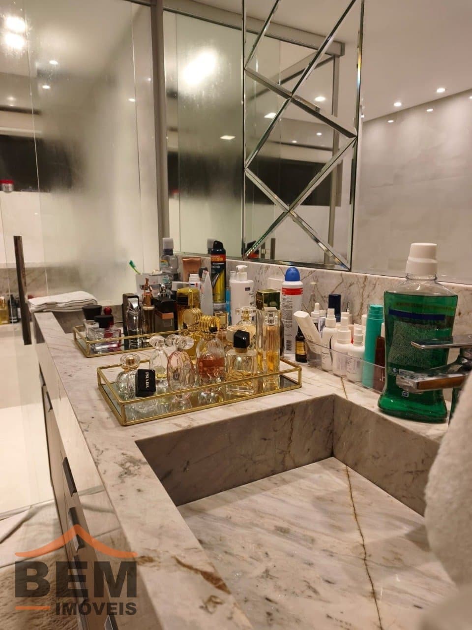 Apartamento para Locação com 5 quartos e 240m² no bairro Centro, em Itajaí - SC