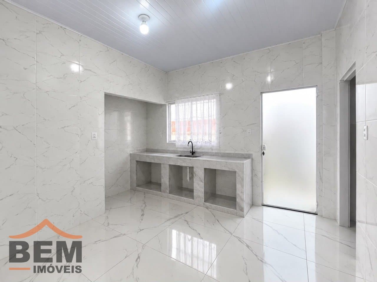 Casa para Locação com 1 quarto e 40m² no bairro Santa Regina, em Itajaí - SC