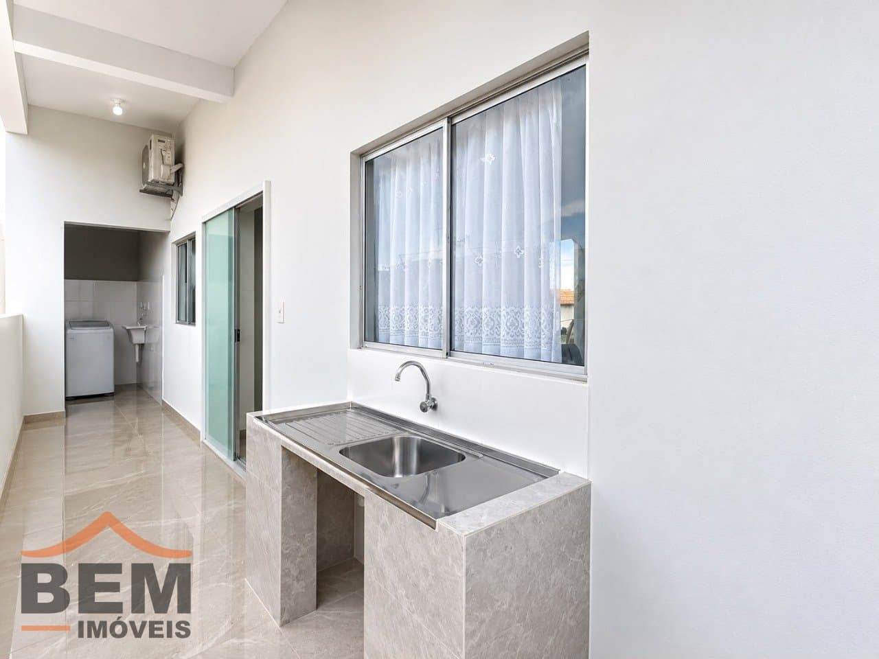 Casa para Locação com 1 quarto e 40m² no bairro Santa Regina, em Itajaí - SC