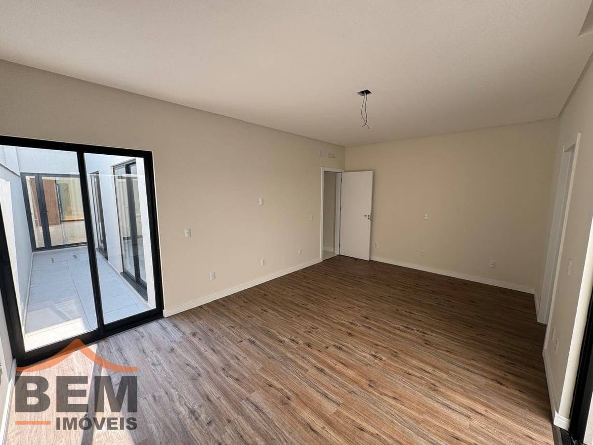 Casa para Venda com 3 quartos e 130m² no bairro Centro, em Camboriú - SC