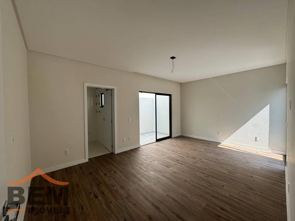 Casa para Venda com 3 quartos e 130m² no bairro Centro, em Camboriú - SC