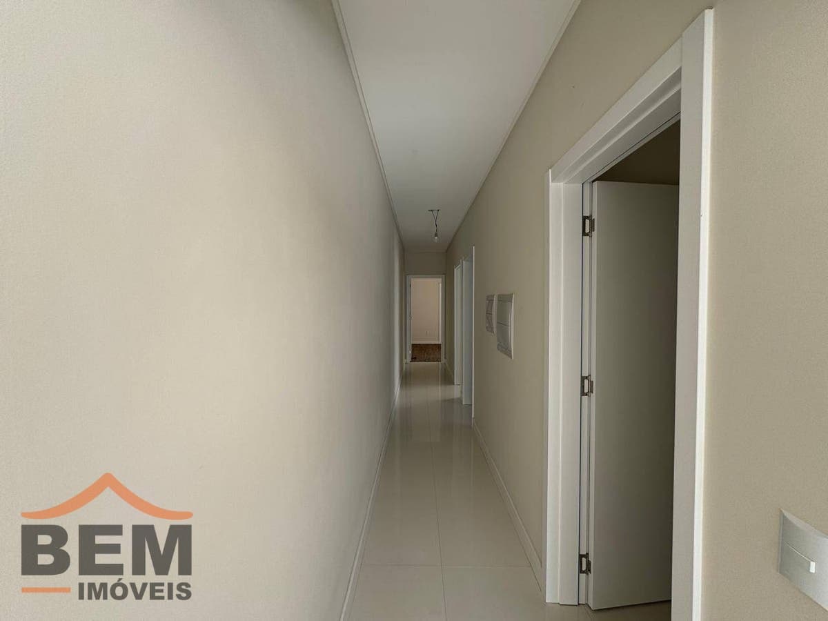 Casa para Venda com 3 quartos e 130m² no bairro Centro, em Camboriú - SC