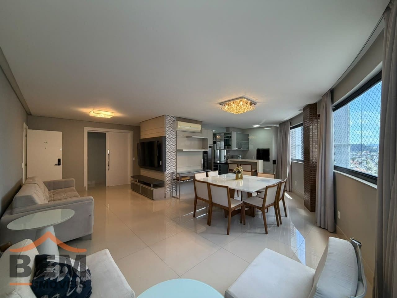 Apartamento para Venda com 4 quartos e 150m² no bairro Centro, em Balneário Camboriú - SC