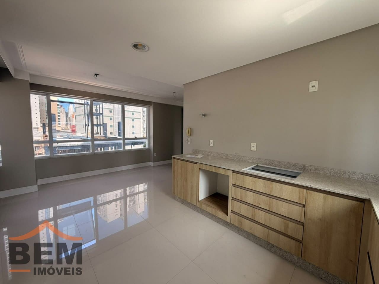 Apartamento para Venda com 3 quartos e 160m² no bairro Barra Sul, em Balneário Camboriú - SC