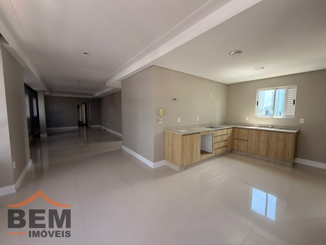 Apartamento para Venda com 3 quartos e 160m² no bairro Barra Sul, em Balneário Camboriú - SC