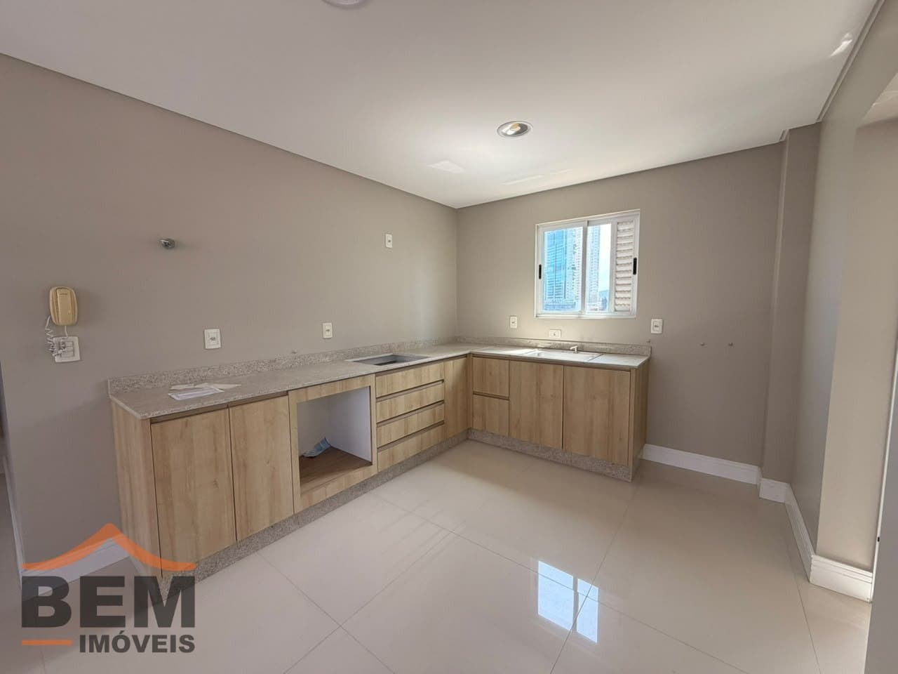 Apartamento para Venda com 3 quartos e 160m² no bairro Barra Sul, em Balneário Camboriú - SC