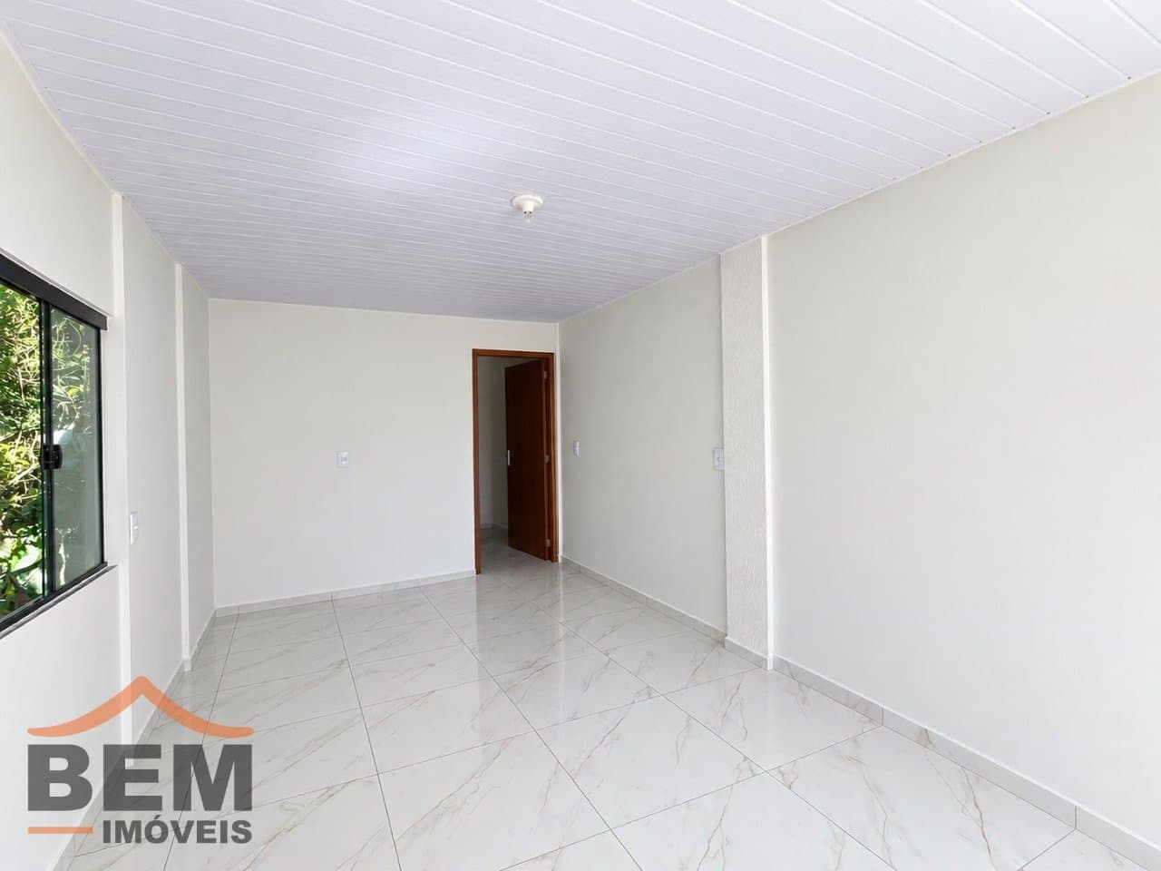 Kitnet para Locação com 1 quarto e 34m² no bairro Meia Praia, em Navegantes - SC