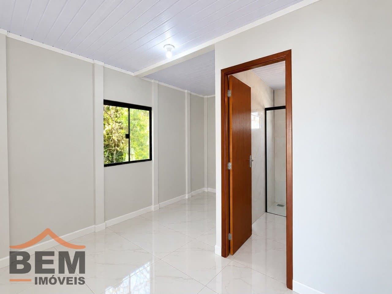 Kitnet para Locação com 1 quarto e 34m² no bairro Meia Praia, em Navegantes - SC